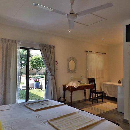 Guest House Mamma Mia Mbombela ภายนอก รูปภาพ