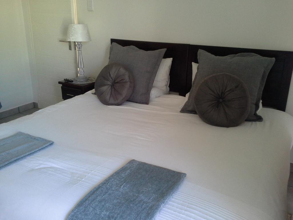 Guest House Mamma Mia Mbombela ภายนอก รูปภาพ