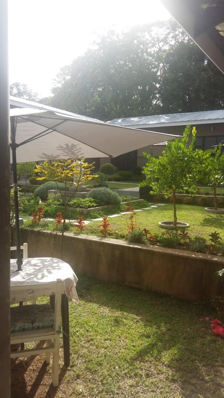 Guest House Mamma Mia Mbombela ภายนอก รูปภาพ