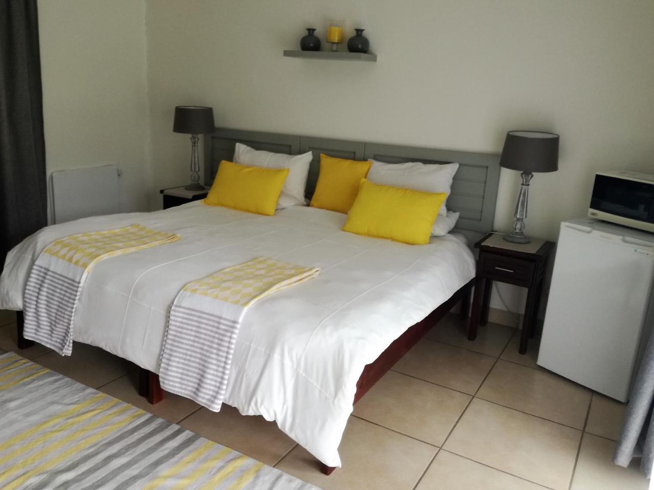 Guest House Mamma Mia Mbombela ภายนอก รูปภาพ
