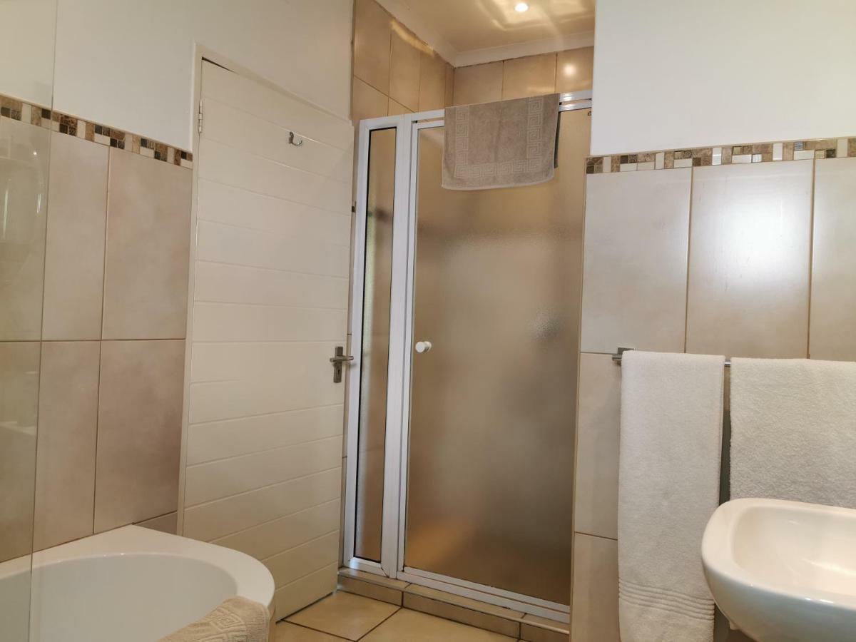 Guest House Mamma Mia Mbombela ภายนอก รูปภาพ